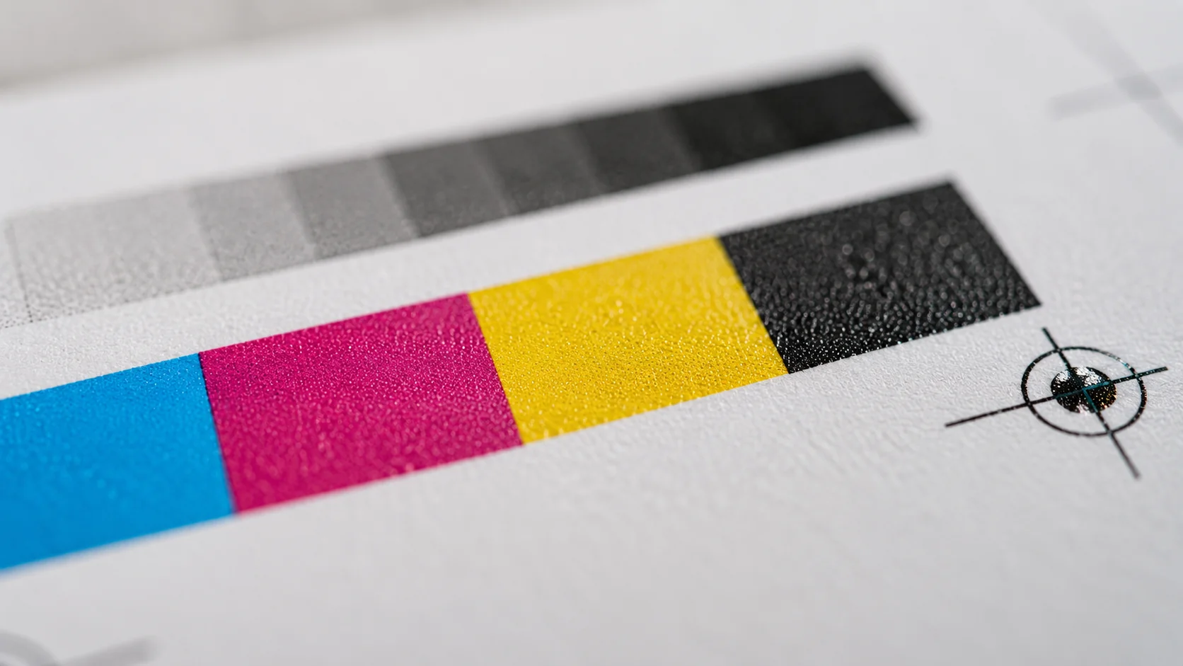 Цветовые каналы CMYK на печатном оттиске